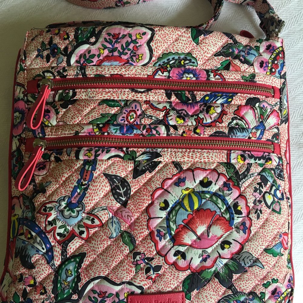 Vera Bradley Triple Zip Hipster NWOT